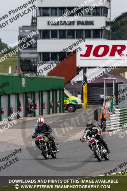 Vintage motorcycle club;eventdigitalimages;mallory park;mallory park trackday photographs;no limits trackdays;peter wileman photography;trackday digital images;trackday photos;vmcc festival 1000 bikes photographs